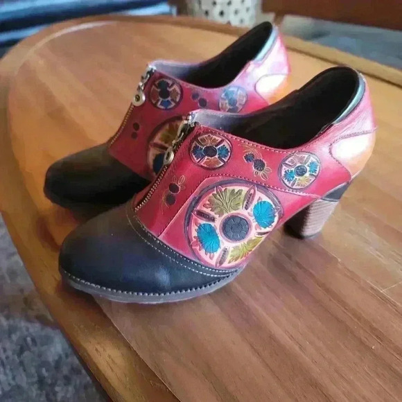 Colorful Embroidered Ankle Boots - Picture 2 of 9